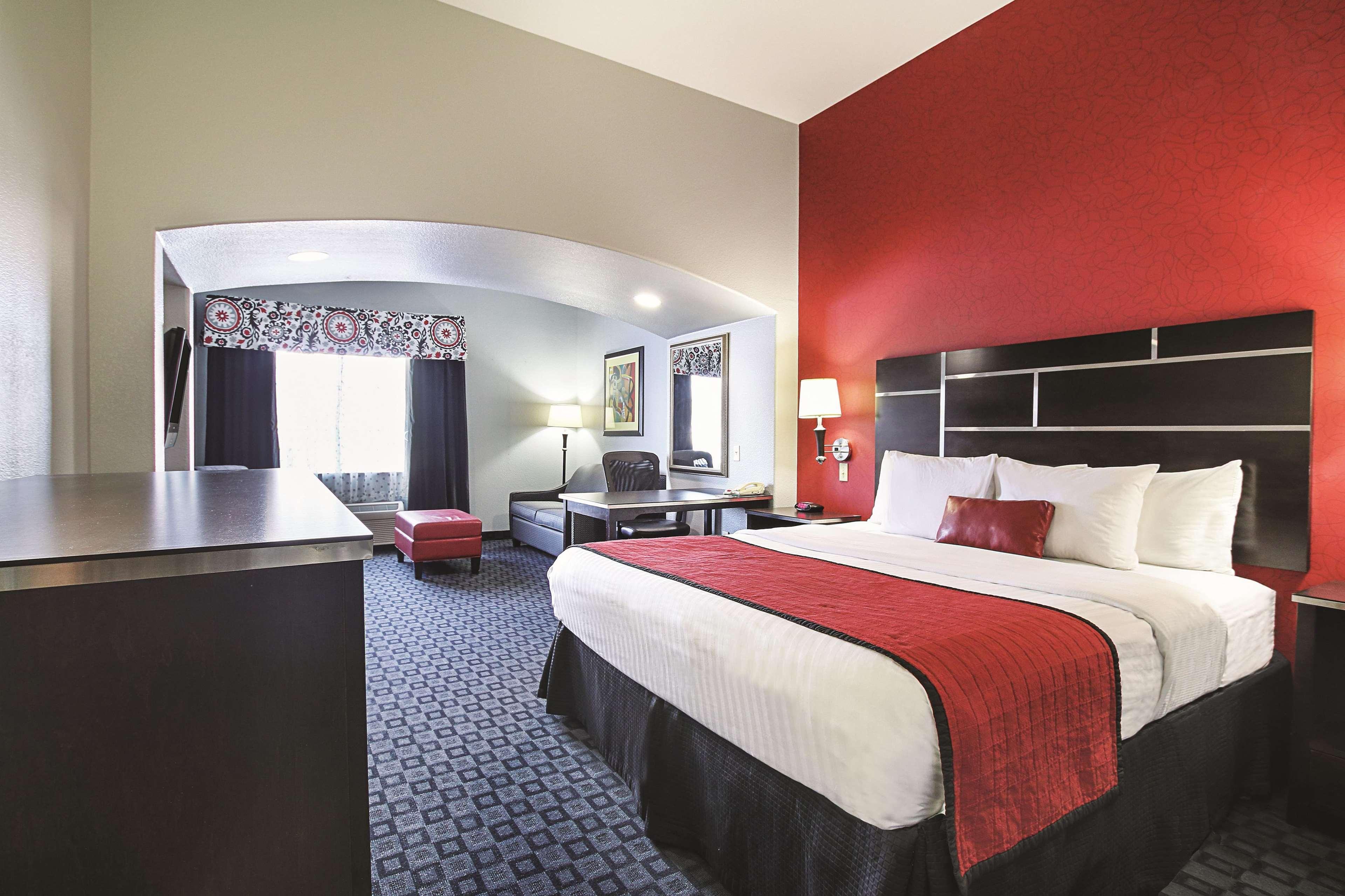 La Quinta Inn & Suites By Wyndham South Dallas - Hutchins Exteriör bild